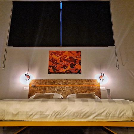 Garage47 Storica Officina Meccanica Loft B&B In بيينْسا المظهر الخارجي الصورة