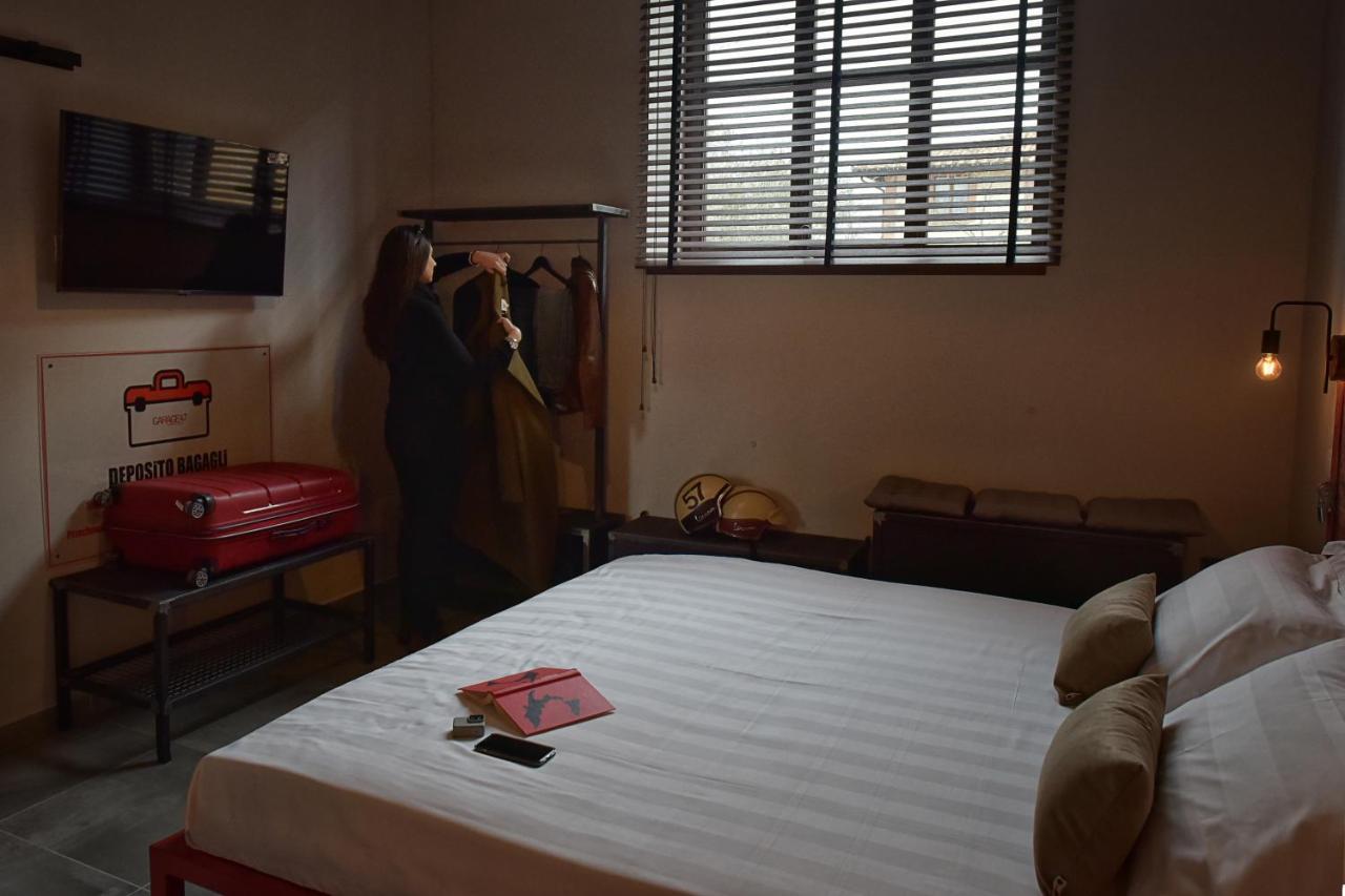 Garage47 Storica Officina Meccanica Loft B&B In بيينْسا المظهر الخارجي الصورة