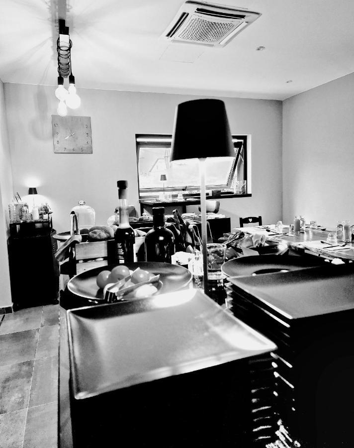 Garage47 Storica Officina Meccanica Loft B&B In بيينْسا المظهر الخارجي الصورة
