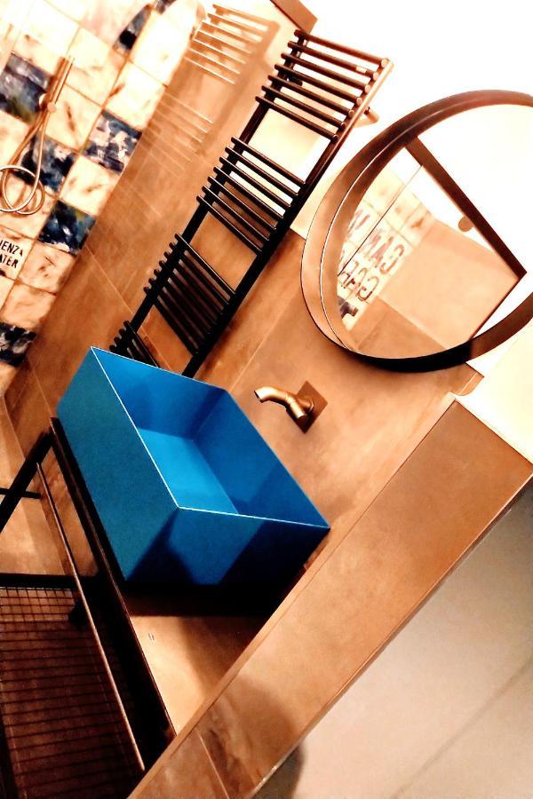 Garage47 Storica Officina Meccanica Loft B&B In بيينْسا المظهر الخارجي الصورة